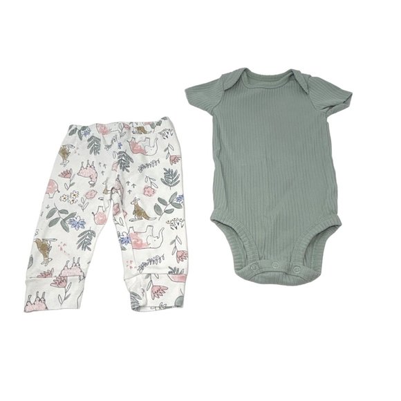 Baby Girl's Corduroy Jumper, 3 Body Suits, and 2 Leggings - Sizes 3-6 M & 6 M - Picture 6 of 12